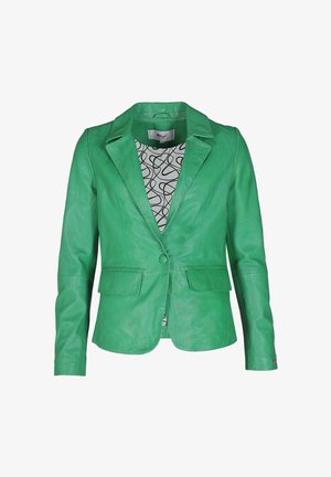 Blazer en cuir vert sur mesure avec revers crantés, fermeture à boutons à l'avant, poches à rabat et doublure intérieure noire et blanche à motif.