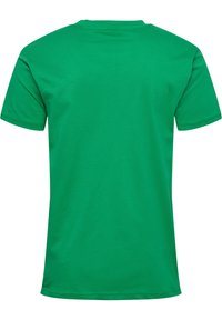 Grøn bomulds T-shirt med korte ærmer, en rund halsudskæring og en glat tekstur. Bagfra ses en standard pasform uden tryk eller mønstre.