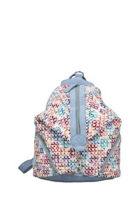 Sac à dos en tissu texturé avec un motif multicolore, doté d'une fermeture éclair bleu clair et d'accents assortis. Deux zips latéraux et une poignée sur le dessus.