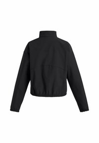 Zwarte cropped jas met een kraag, elastische tailleband en lange mouwen, afgewerkt met een gladde, matte textuur en minimale details.
