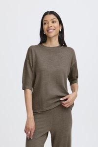 Brown knit top with short sleeves and a round neckline, paired with matching brown knit trousers. Soft texture and relaxed fit.