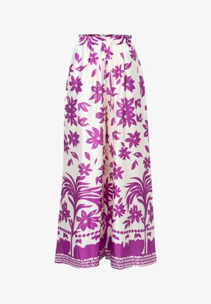 Pantalones de pierna ancha hechos de tela ligera con fondo blanco y grandes estampados de flores moradas y hojas de palma. Detalle de cintura elástica.