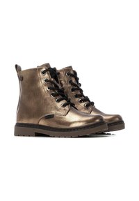 Botas metálicas de bronce hasta el tobillo con cordones negros, acabado texturizado, cuello acolchado y una suela de goma resistente con costuras de acento.