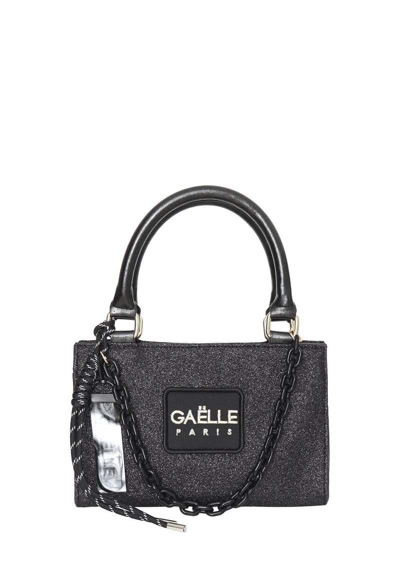 Borsa a mano nera glitter con forma rettangolare, manici arrotondati, tracolla a catena e un grande logo applicato. Superficie testurizzata con una finitura elegante.