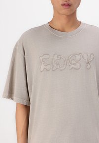 Only & Sons ONSBEN TEE UNISEX - Μπλουζάκι με στάμπα - moonstruck