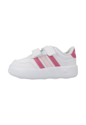 Sneaker bianca per bambino piccolo con due strisce rosa e una striscia rosa chiaro, dotata di due chiusure a strappo bianche e suola spessa.