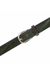 Groene leren riem met een gestructureerd oppervlak, zilveren rechthoekige gesp en vijf verstelbare gaatjes voor maatvoering.