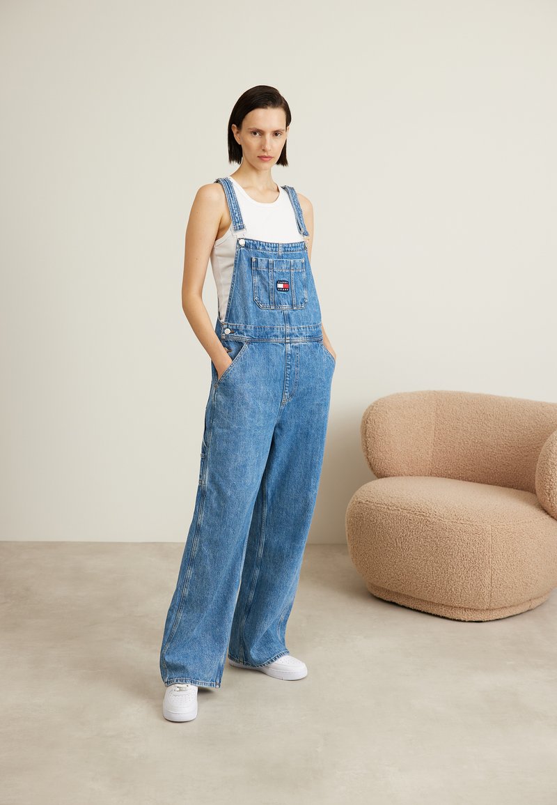 Tommy Jeans DAISY DUNGAREE Dungarees denim medium/blue denim