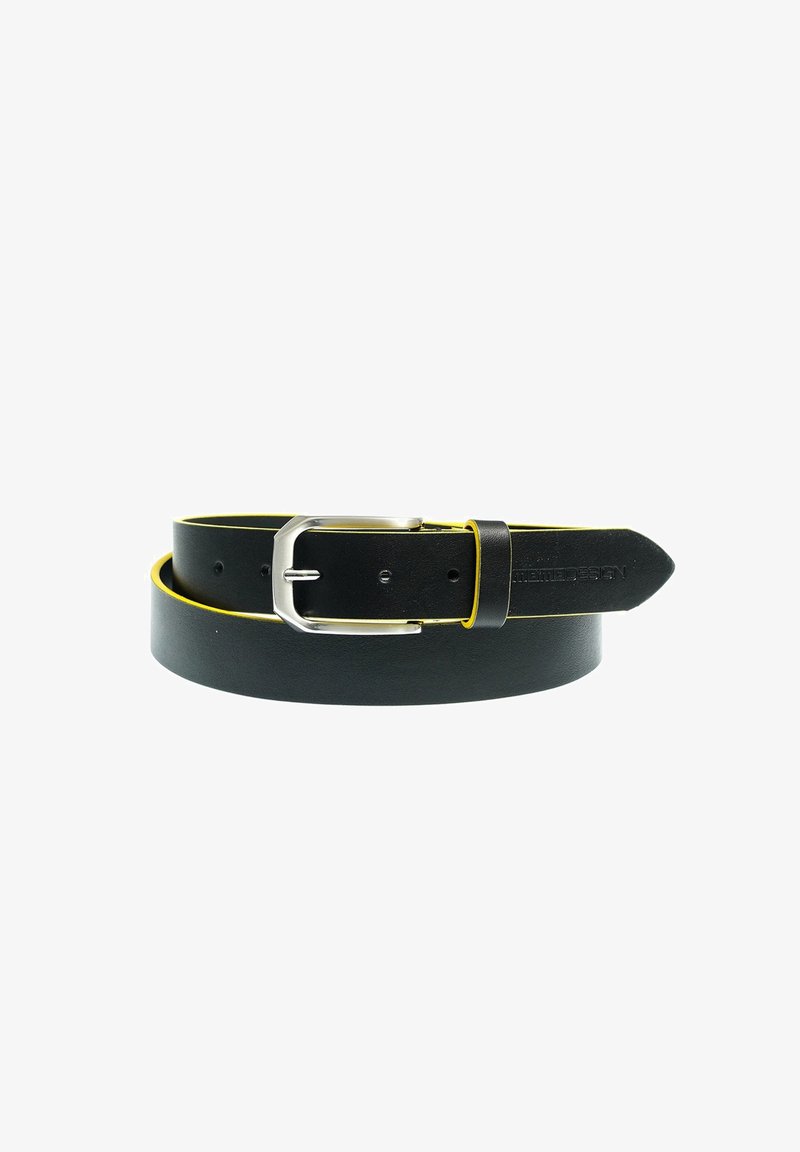 Ceinture en cuir noir avec bordure jaune et boucle rectangulaire argentée, enroulée sur fond blanc.