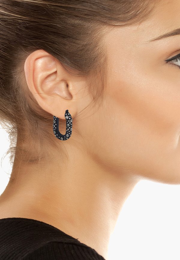 PAVÉ OVAL HOOP - Ohrringe