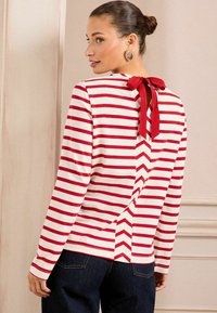 Love & Roses Pikkade varrukatega topp - red and white stripe bow back
