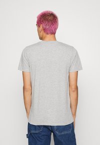 Brave Soul T-shirt estampada - grey marl/black