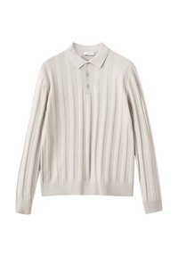 Jersey de color gris claro con cuello tipo polo, tres botones y textura de canalé vertical. Los puños y el dobladillo son de canalé para un ajuste ceñido.