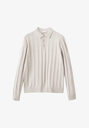 Hellgrauer Pullover mit Polokragen, drei Knöpfen und vertikaler Rippstruktur. Die Bündchen und der Saum sind gerippt für eine körpernahe Passform.