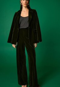 Next REGULAR FIT zielony