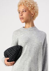 ONLY Petite ONLSILJA LOOSE PULLOVER - Maglione - light grey