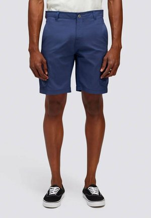 Pantaloni corte blu navy realizzati in tessuto leggero con taglio dritto, dotati di tasche laterali e chiusura con bottone in vita.