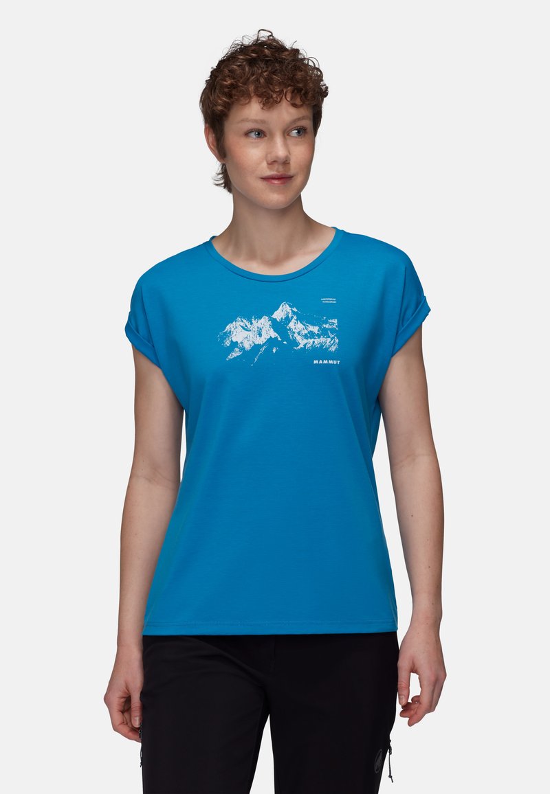 Blå kortärmad T-shirt i mjukt tyg, med en vit bergsgrafik och varumärkeslogotyp på framsidan. Avslappnad passform.