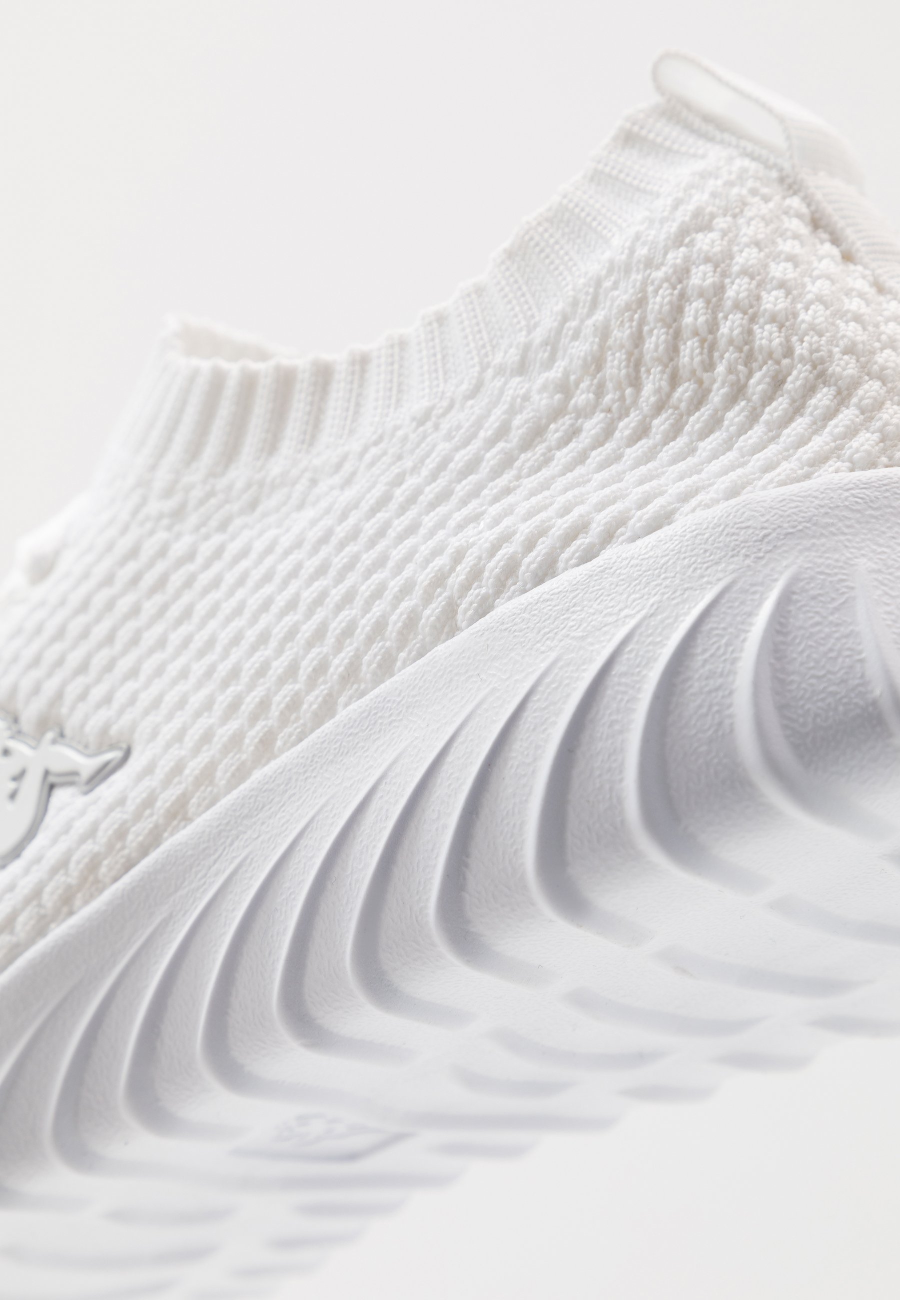 Kappa SNEEM Treningssko white Zalando.no Kappa IRONIC Treningssko triple white Zalando.no