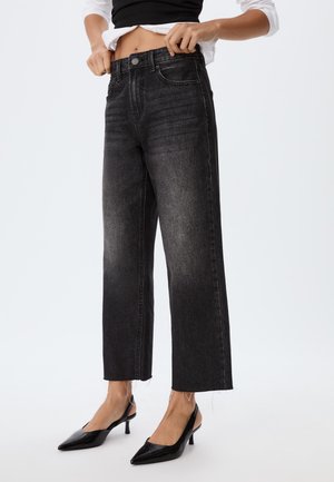 Stradivarius Decolleté - black