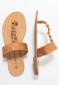 Divine Factory Sandalias de dedo - camel