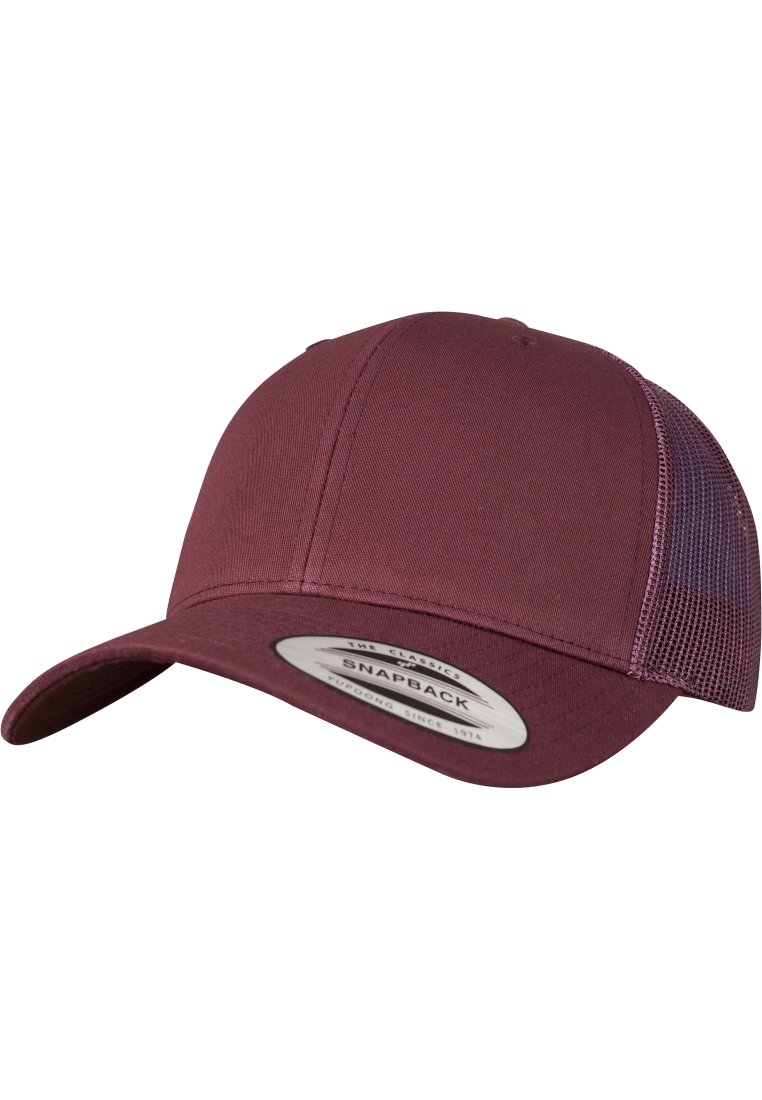 Bordó snapback sapka, struktúrált elülső résszel, ívelt napellenzővel és hálós hátrésszel. Elöl egy kerek folt címke található.