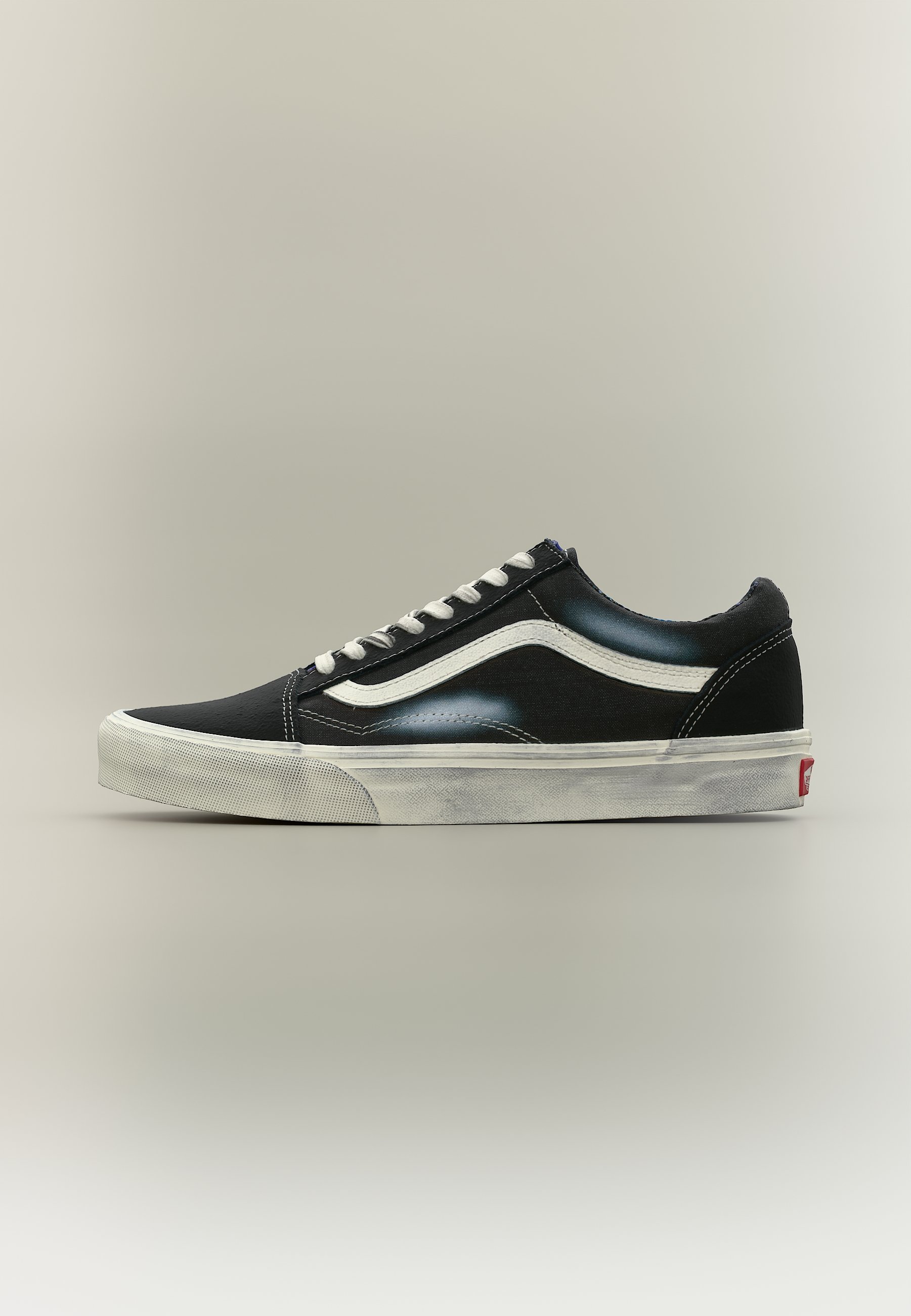 Vans OLD SKOOL UNISEX - Pantofi skate - distressed black