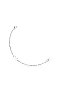 Pulsera de cadena de plata con un colgante en forma de trébol. Presenta un cierre de langosta, eslabones finos y una textura lisa. Diseño simple y minimalista.