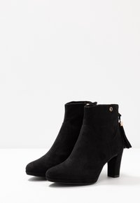 Tamaris Botines bajos - black