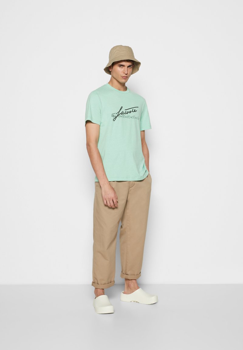 Herren T-Shirts basic | Lacoste T-Shirt print vert/hellgrün - SR04200 Herren T-Shirts basic | Lacoste T-Shirt print vert/hellgrün - SR04200