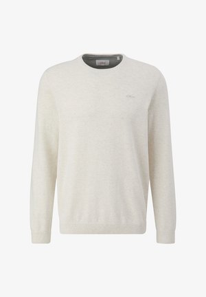 Pull en beige clair en tissu tricot doux. Il présente un col rond, des manches longues, des poignets côtelés et un petit logo sur la poitrine.