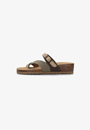 Sandalo a fascia con suola in sughero, cinturini in suede beige e verde oliva, e fibbia regolabile per una vestibilità sicura.