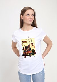 Weißes Baumwoll-T-Shirt mit einem bunten "Marvel Zombies"-Grafikdesign, das die Charaktere in einem verspielten, cartoonhaften Stil auf einem gelben Hintergrund zeigt.