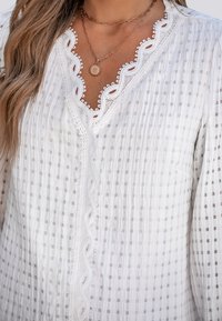 Cupshe POET SLEEVE - Bluse - white