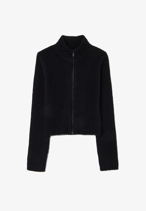 Zwarte geribbelde zip-up trui met een hoge nek en lange mouwen, cropped ontwerp, met een gladde textuur en minimale hardware.