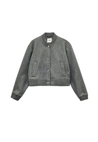 Afklippet grå uldjakke med en rund krave, trykknaplukning foran, to sidelommer og ribbede manchetter og kant. Struktureret stof.