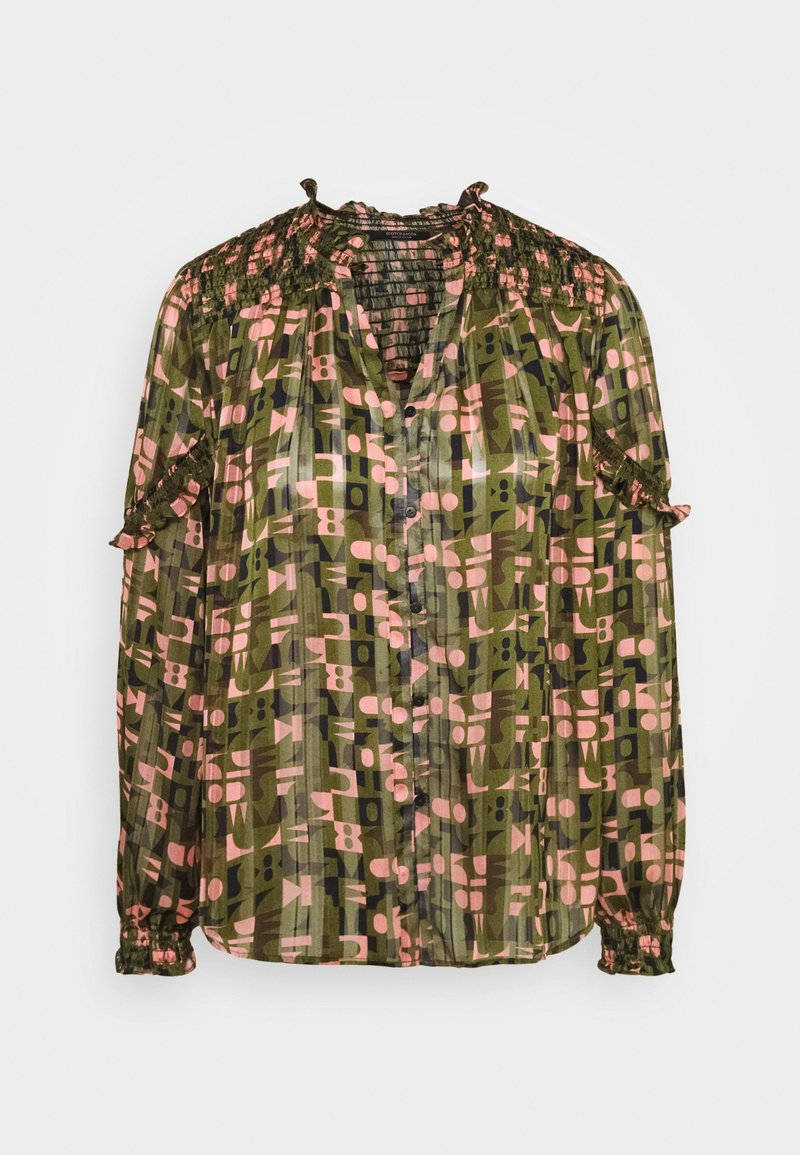 Langarm blouse van groene stof, met een geometrisch patroon en roze en donkerblauwe accenten. Inclusief gedetailleerde halslijn en gerimpelde manchetten.