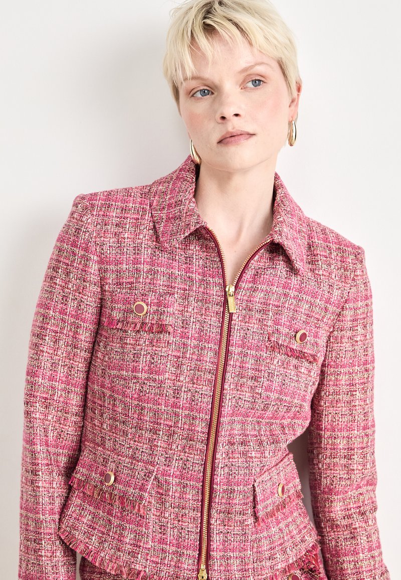 Blazer Guess En Brocart Peonia – Taille M – Neuf Avec Étiquettes – Style Élégant
