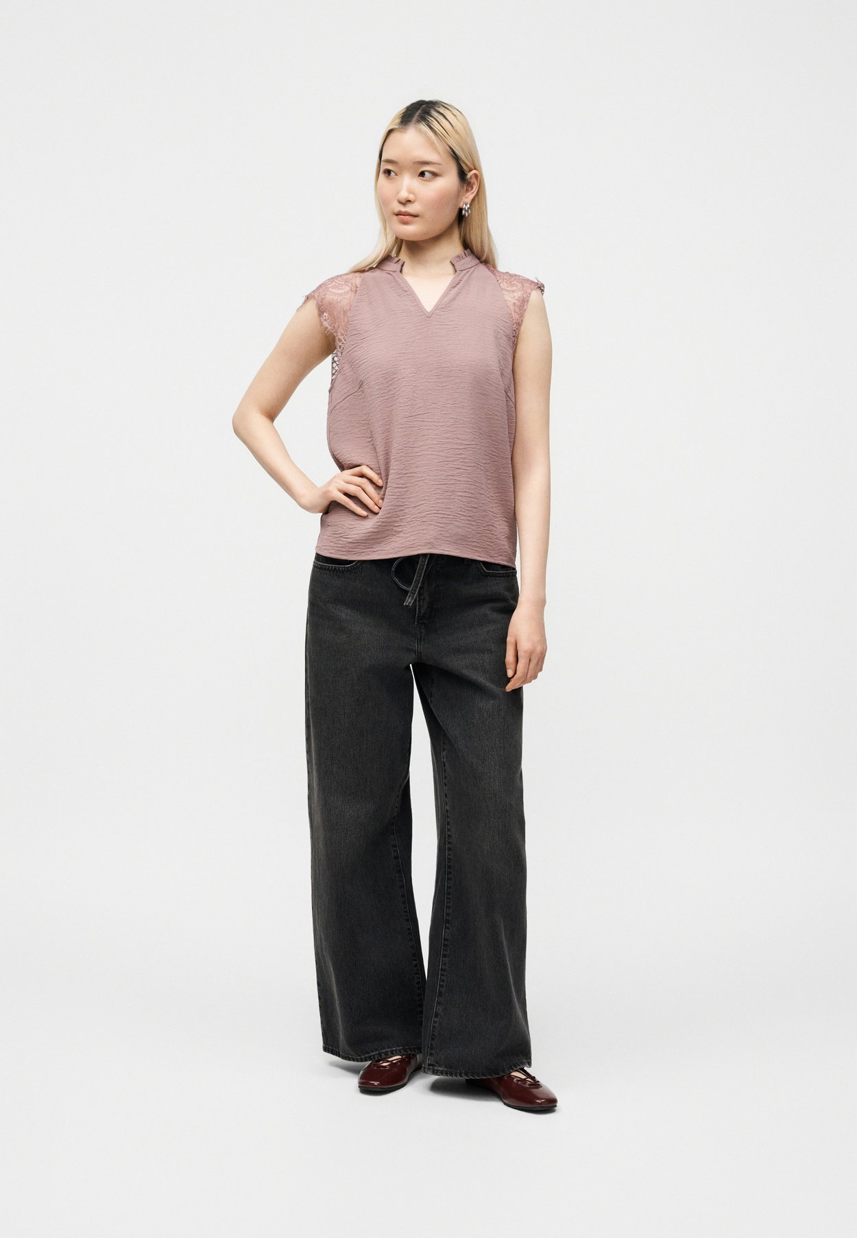 ONLPLOY METTE V NECK