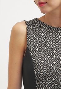 WAL G. Jerseyklänning - black