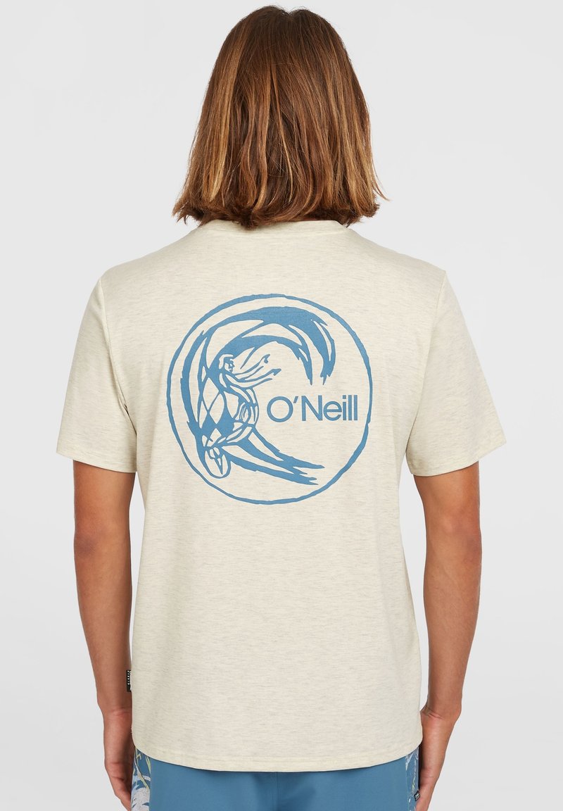 Light beige short-sleeve t-shirt featuring a blue circular graphic with a surfer and "O’Neill" text in a bold font. Soft texture, casual fit.