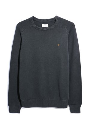 Maglione grigio scuro a maglia con polsini e orlo a coste. Presenta un collo rotondo e un piccolo logo arancione sul petto. Vestibilità standard.