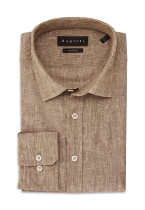 Hellbraunes langärmliges Hemd aus reinem Leinen mit geknöpften Manschetten, klassischem Kragen und den Markenetiketten „bugatti“ und „pure linen“ im Krageninneren.