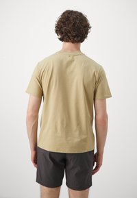Salomon TRACKLINE TEE - Αθλητικό μπλουζάκι - gray green