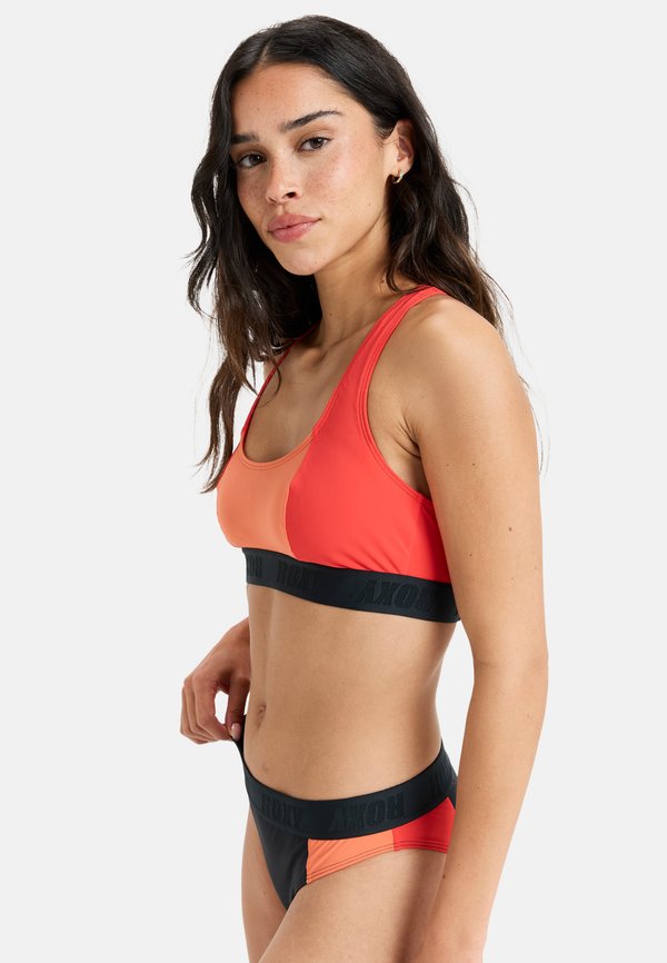 ACTIVE COLORBLOCK - MIT VOLLER - Bikini top3