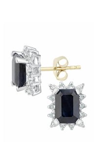 Kolczyki w kształcie szmaragdu z czarnymi kamieniami szlachetnymi otoczonymi małymi przezroczystymi kamieniami, osadzone w srebrze i złocie, o klasycznym designie.