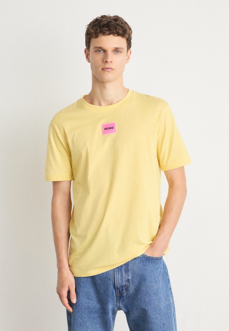 HUGO DIRAGOLINO - Jednoduché tričko - medium yellow