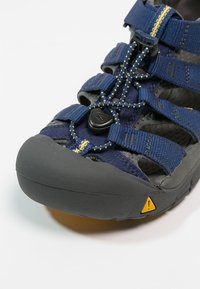 Keen Vaellussandaalit - blue