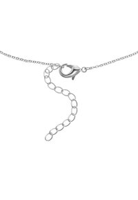 Collana in argento con chiusura a moschettone e lunghezza regolabile. Presenta anelli rotondi ad incastro con una superficie liscia.