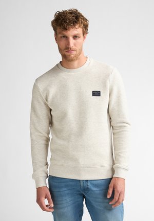 Petrol Industries, TEXTURED CREW NECK SWEATER IRONWALL - Sudadera - antique white melee